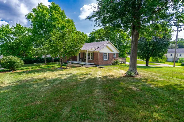 801 2nd Ave, Fayetteville, TN 37334