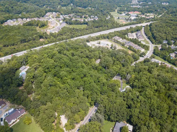7677 Sawyer Brown Rd, Nashville, TN 37221