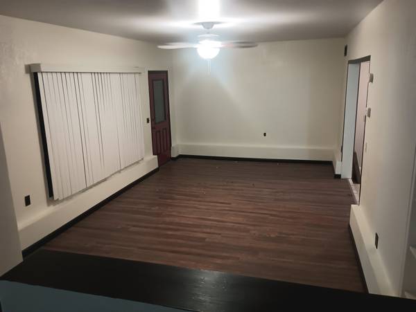 4426 Glasgow Rd, Burkesville, KY 42717