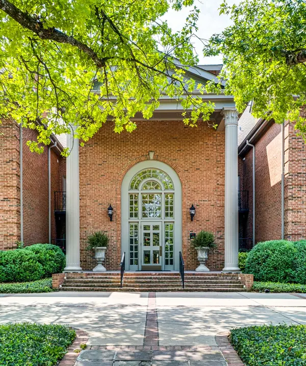 3733 West End Ave #200, Nashville, TN 37205