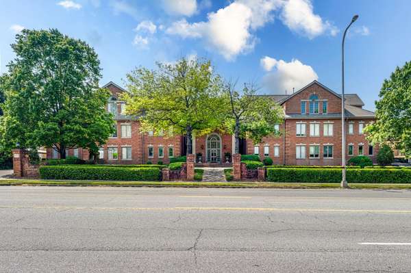 3733 West End Ave #200, Nashville, TN 37205