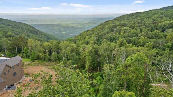 7980 Mountain Laurel Trail, Signal Mountain, TN 37377