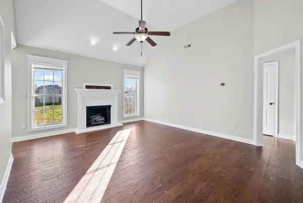 1722 Cabana Dr, Clarksville, TN 37042
