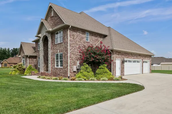 422 Heritage Cir, Manchester, TN 37355