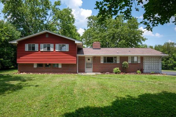 1386 Long Hollow Pike, Gallatin, TN 37066