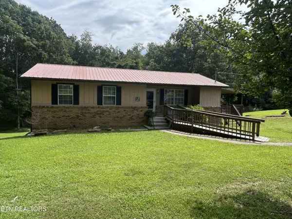1041 Roysden Rd, Jamestown, TN 38556