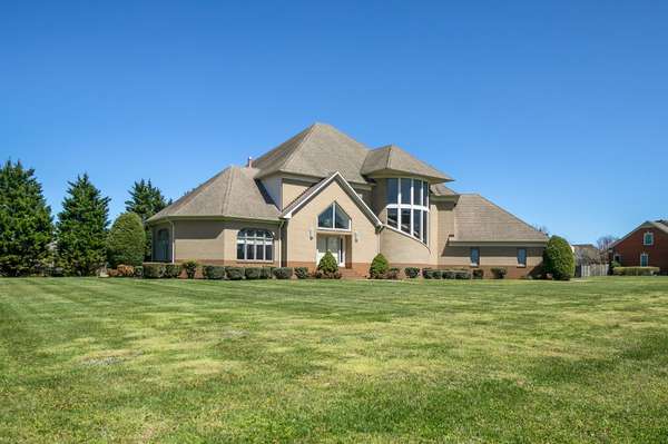 970 9th St, Lawrenceburg, TN 38464