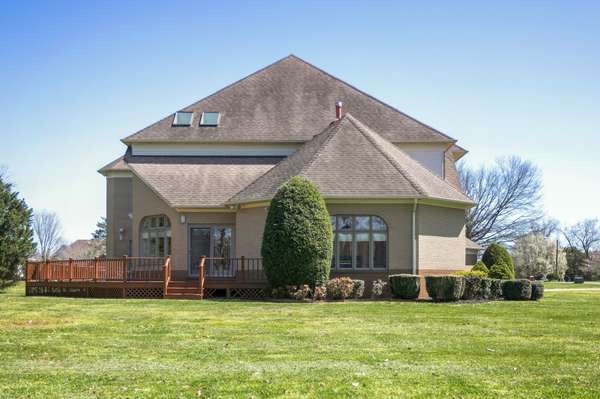 970 9th St, Lawrenceburg, TN 38464