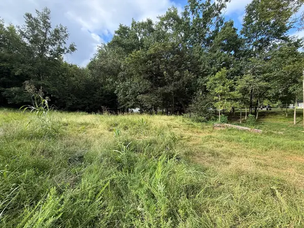 300 Lee Dr, Beaver Dam, KY 42320