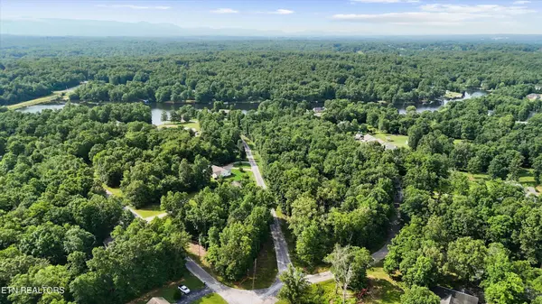 600 Aqum Circle, Crossville, TN 38572