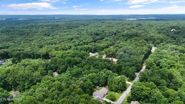 2109 Black Wolf Drive, Crossville, TN 38572
