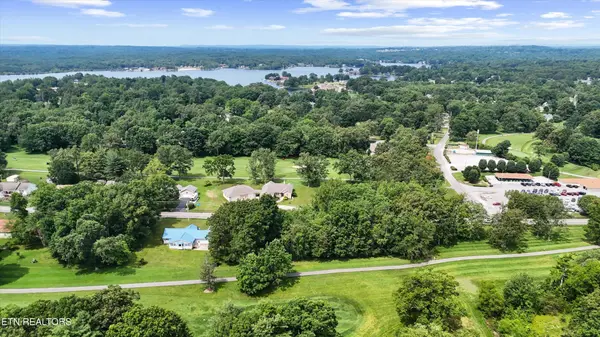 32 Dunbar Rd, Crossville, TN 38572