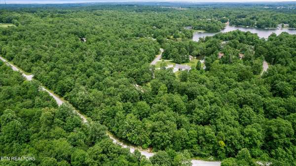 23132315 White Horse Drive, Crossville, TN 38572