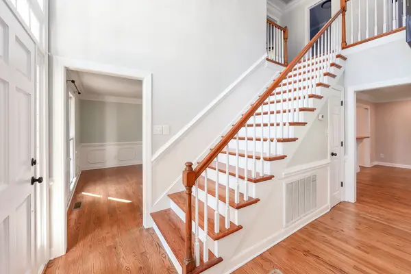 465 Shadow Ridge Dr, Jackson, TN 38305