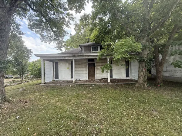 946 Clark St, Clarksville, TN 37040