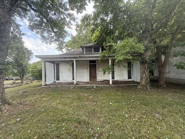946 Clark St, Clarksville, TN 37040