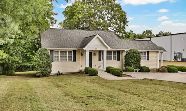 451 Rossview Rd, Clarksville, TN 37043