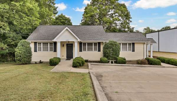 451 Rossview Rd, Clarksville, TN 37043