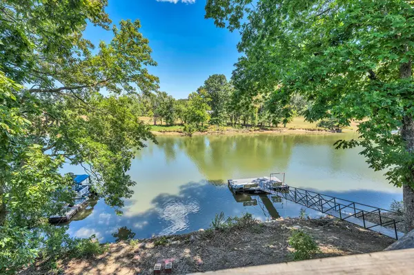 219 Beechview Dr, Clifton, TN 38425