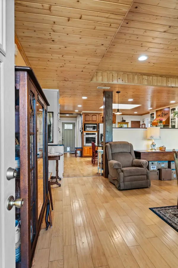 1556 Chestnut Grove Rd, Morrison, TN 37357