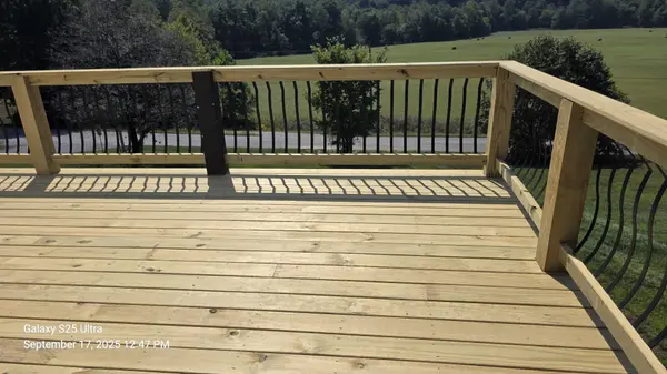 37 Lakeview Dr, Summertown, TN 38483