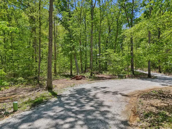 51 Mossy Rock Ln, Monteagle, TN 37356
