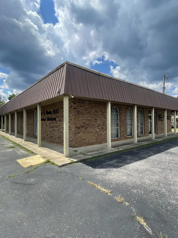 317 W Gaines St #W, Lawrenceburg, TN 38464