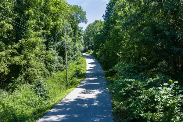 484 S Plantation Dr, Cookeville, TN 38506