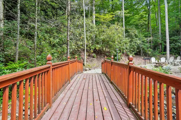 641 Pinnacle Vista Rd, Gatlinburg, TN 37738