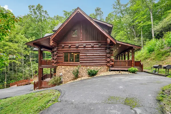 641 Pinnacle Vista Rd, Gatlinburg, TN 37738