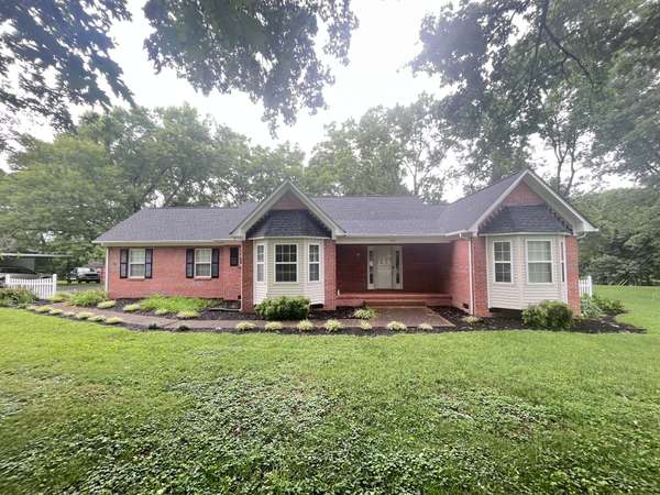1016 Sunnyside Dr, Columbia, TN 38401