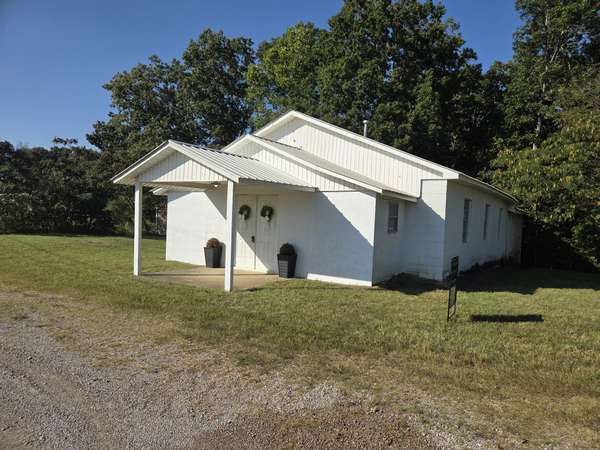 1540 Linden Hwy, Hohenwald, TN 38462