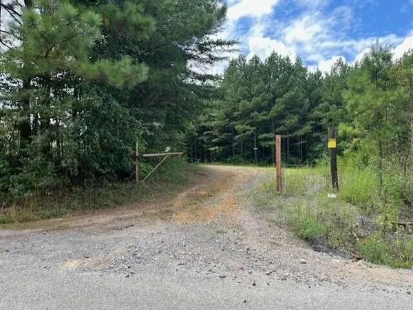 123 Retro Hughes Road, Graysville, TN 37338