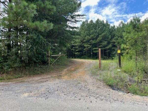 123 Retro Hughes Road, Graysville, TN 37338