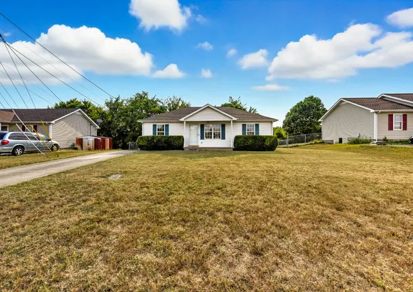 1002 Winesap Rd, Clarksville, TN 37040