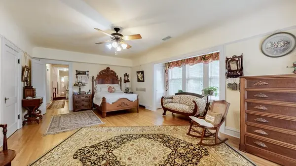505 Walnut St, Paris, TN 38242