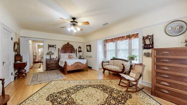 505 Walnut St, Paris, TN 38242