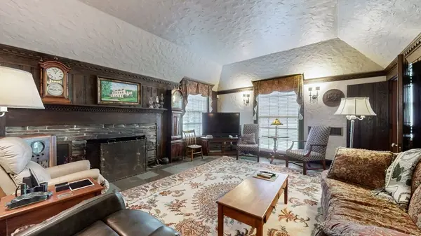 505 Walnut St, Paris, TN 38242