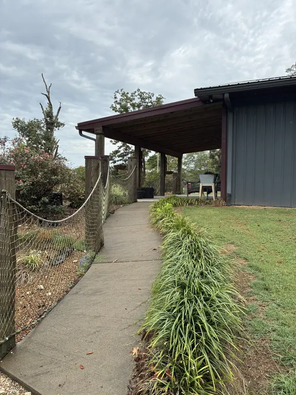 3830 Birdsong Rd, Camden, TN 38320