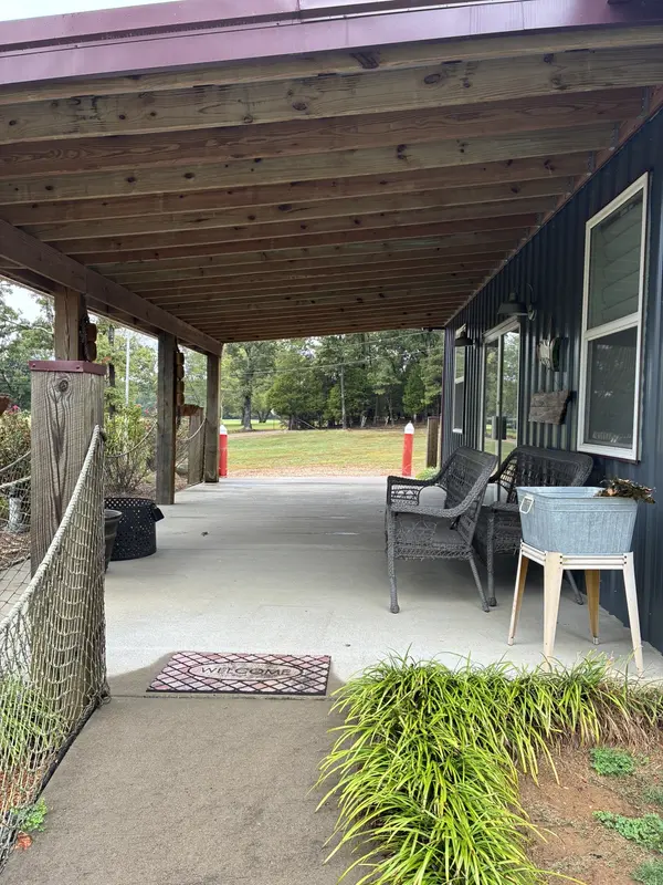 3830 Birdsong Rd, Camden, TN 38320