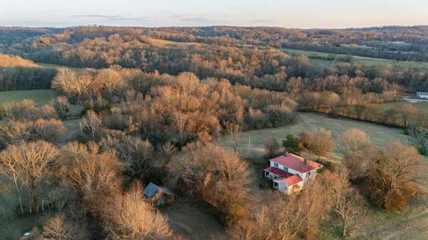 3213 Craig Bridge Road, Williamsport, TN 38487