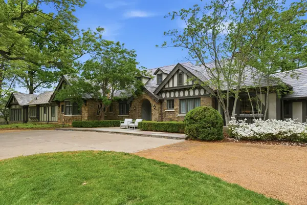 3800 Woodlawn Dr, Nashville, TN 37215