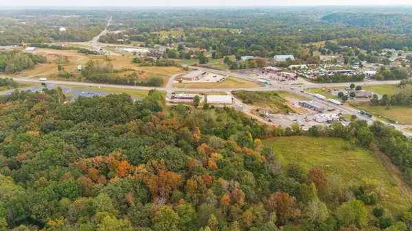 1112 New Highway 52 E, Westmoreland, TN 37186