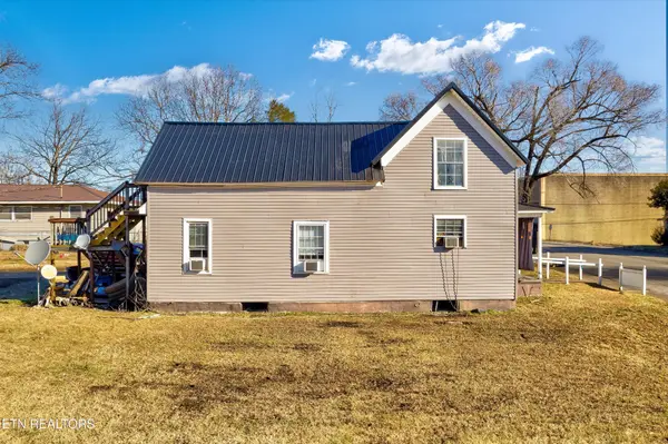 706 Washington Ave, Etowah, TN 37331