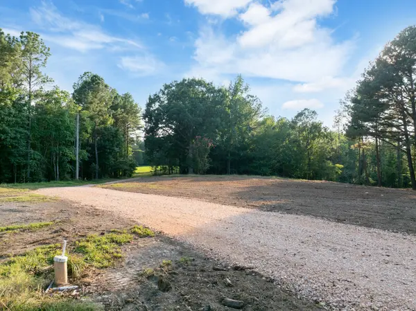 890 Kyle Rd, Huntingdon, TN 38344