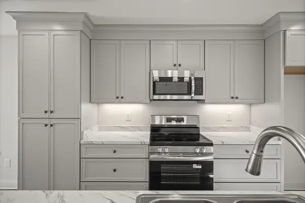 2569 Old Greenbrier Pike, Greenbrier, TN 37073