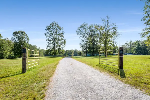 456 Lakewood Park Rd, Beechgrove, TN 37018