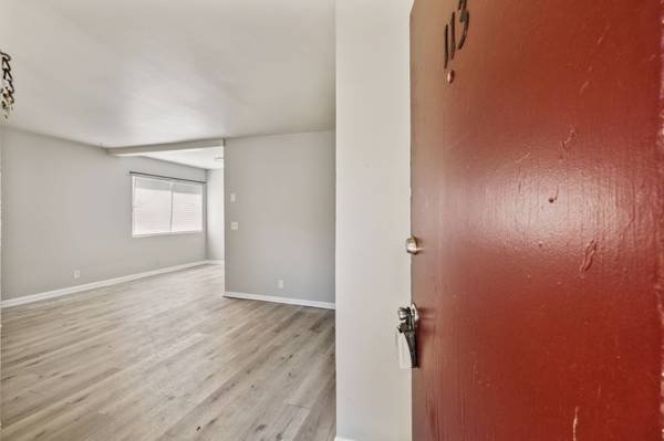 550 Harding Pl #D113, Nashville, TN 37211
