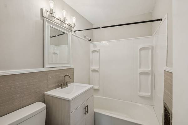 550 Harding Pl #D113, Nashville, TN 37211