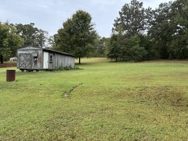 2765 Birdsong Rd, Camden, TN 38320